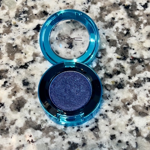 MAC Cosmetics Ascent of Glamour Colourdrenched Pigment Eyeshadow - Picture 1 of 5